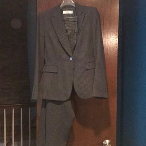 Women’s Tahari suit